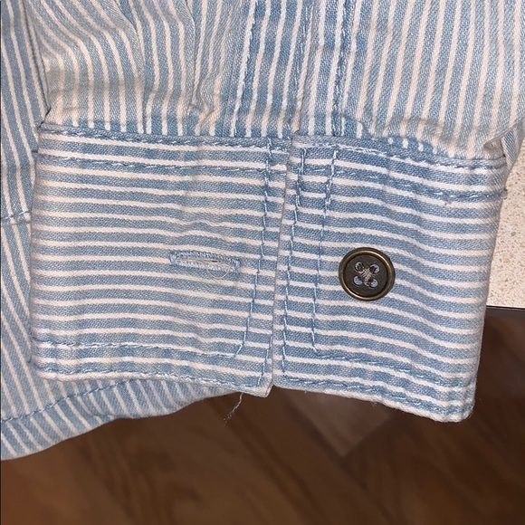 NWOT Universal Thread 4 Pocket Denim Stripe Shirt - Picture 4 of 9